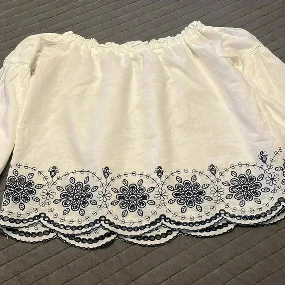 Great off shoulder shirt for Summer - Picture 3 of 8